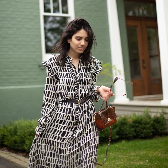Black and white printed long sleeves midi dress - Picture 3 of 7